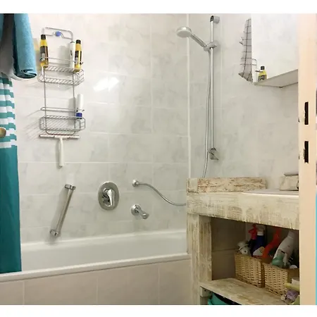 Апартаменты Check-in Central 4-bedroom 100m2 Штутгарт