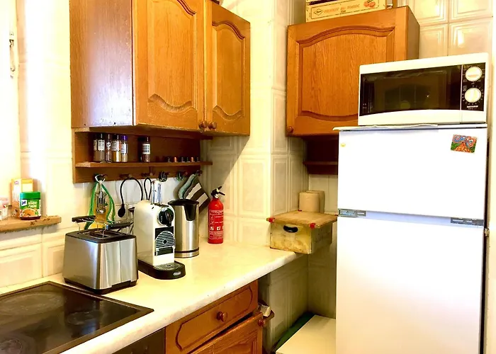 Check-in Central 4-bedroom 100m2 شقة شتوتغارت